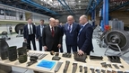 Михаил Мишустин посетил завод «Тюменские моторостроители»