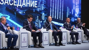 Денис Мантуров принял участие в форуме «Микроэлектроника»