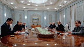 Денисом Мантуровым на встрече с Президентом Республики Узбекистан Шавкатом Мирзиёевым