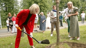 Виктория Абрамченко приняла участие в акции «Сад памяти»