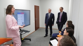 Дмитрий Григоренко и губернатор Санкт-Петербурга Александр Беглов открыли лабораторию пользовательского тестирования государственных услуг