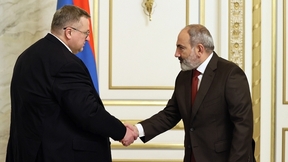 Алексей Оверчук встретился с Премьер-министром Республики Армения Николом Пашиняном