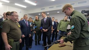 Юрий Трутнев  посетил хабаровское отделение Центра «ВОИН»