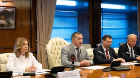 Юрий Трутнев провёл заседание наблюдательного совета Дальневосточного федерального университета