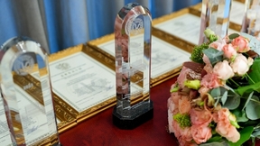 Денис Мантуров наградил лауреатов правительственной премии в области качества 2022 года