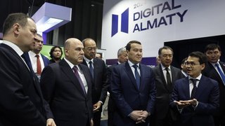Главы делегаций осмотрели выставку цифровых проектов «Digital Almaty 2024»