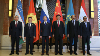 Совместное фотографирование глав правительств государств – членов ШОС с Председателем КНР Си Цзиньпином