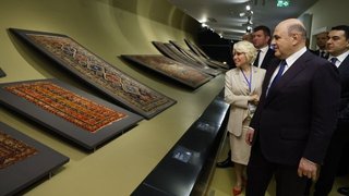 Михаил Мишустин совместно с Премьер-министром Азербайджана Али Асадовым посетил Азербайджанский национальный музей ковра