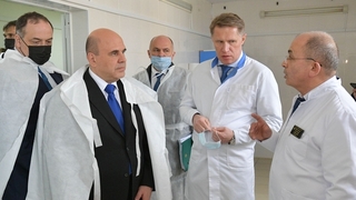 Михаил Мишустин во время посещения Дербентской центральной городской больницы