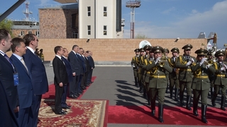 Визит Дмитрия Медведева в Армению. Церемония официальной встречи