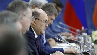 Михаил Мишустин на встрече с Премьер-министром Армении Николом Пашиняном