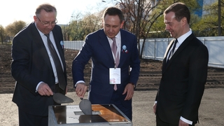 Церемония закладки первого камня в основание завода по производству высоковольтных электродвигателей АО «Русские электрические двигатели»