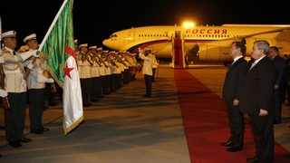Визит Дмитрия Медведева в Алжир. Церемония встречи