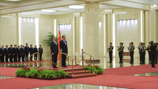 Церемония официальной встречи Дмитрия Медведева Премьером Госсовета КНР Ли Кэцяном