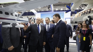 Михаил Мишустин и Премьер-министр Республики Беларусь Роман Головченко на выставке «Иннопром-2023»