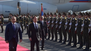 Визит Дмитрия Медведева в Армению. Церемония официальной встречи