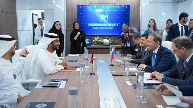 Денис Мантуров встретился с Министром экономики ОАЭ Абдуллой бин Тук Аль-Марри