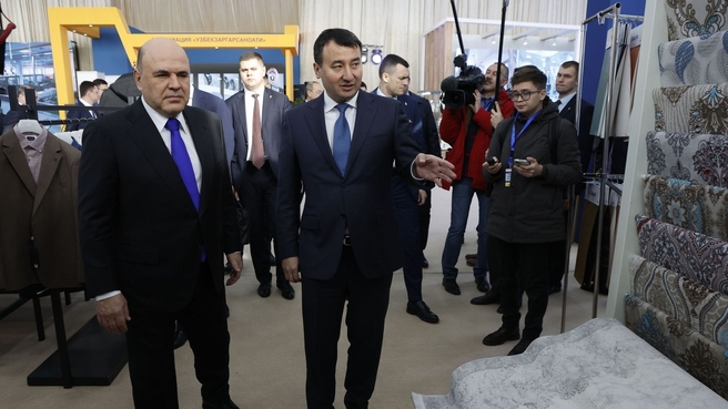 Mikhail Mishustin visits the Made in Uzbekistan national trade fair in Samarkand. With Deputy Prime Minister of Uzbekistan for Investment and Foreign Economic Relations – Minister of Investment and Foreign Trade Jamshid Khodjayev