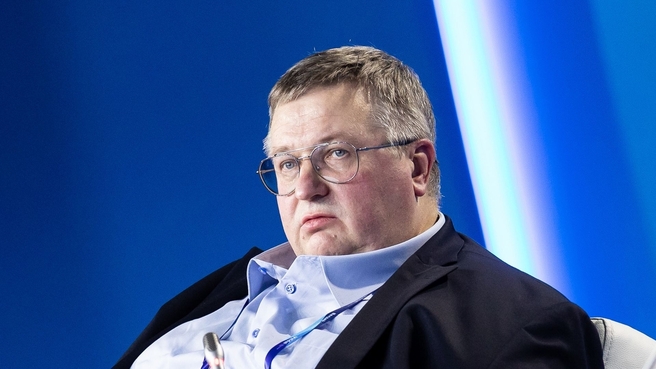 Alexei Overchuk takes part in the 20th Annual Meeting of the Valdai International Discussion Club