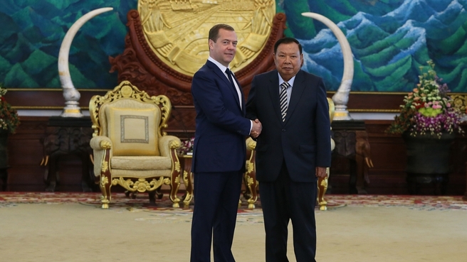 Встреча с Президентом Лаоса Буннянгом Ворачитом