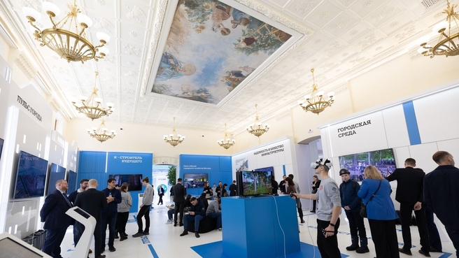Марат Хуснуллин: Открылась экспозиция «Строим будущее» на международной выставке-форуме «Россия»