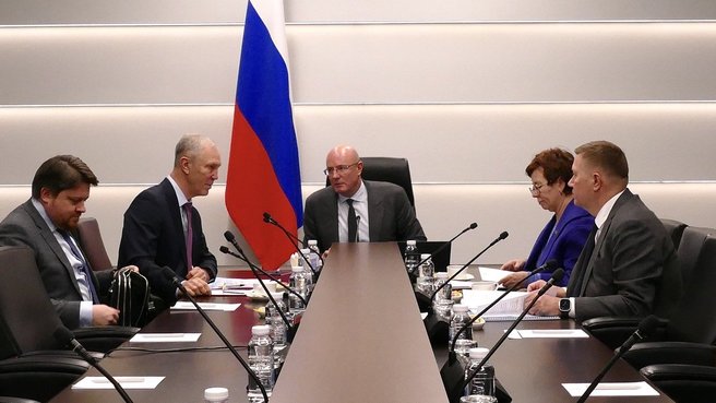 Дмитрий Чернышенко провёл рабочую встречу с губернатором Херсонской области Владимиром Сальдо