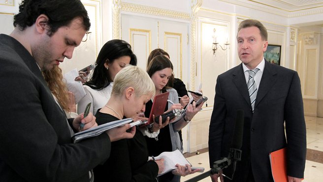 По завершении совещания с вице-премьерами состоялся брифинг Первого заместителя Председателя Правительства Игоря Шувалова