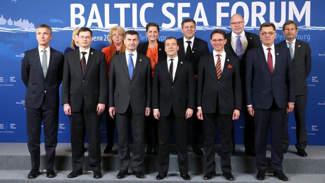 Совместное фотографирование глав делегаций стран – участниц Форума Балтийского моря