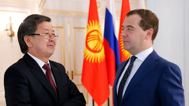Премьер-министр Киргизской Республики Жанторо Сатыбалдиев и Председатель Правительства Дмитрий Медведев