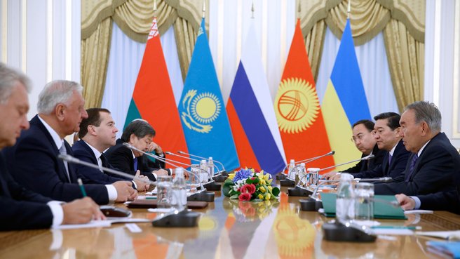 Встреча глав делегаций стран-участниц Высшего Евразийского экономического совета с Президентом Казахстана Нурсултаном Назарбаевым