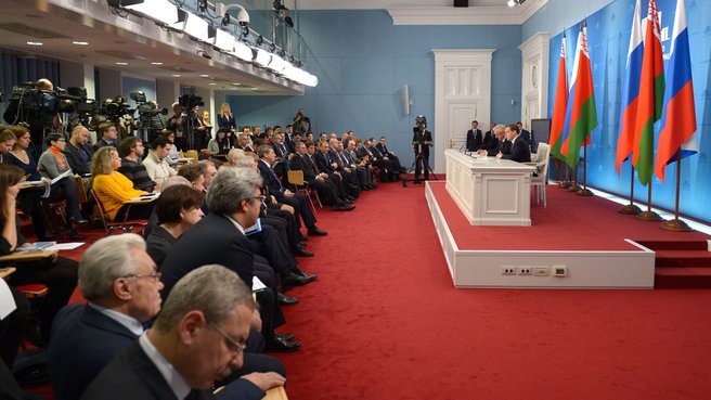 Совместная пресс-конференция с Премьер-министром Белоруссии Михаилом Мясниковичем