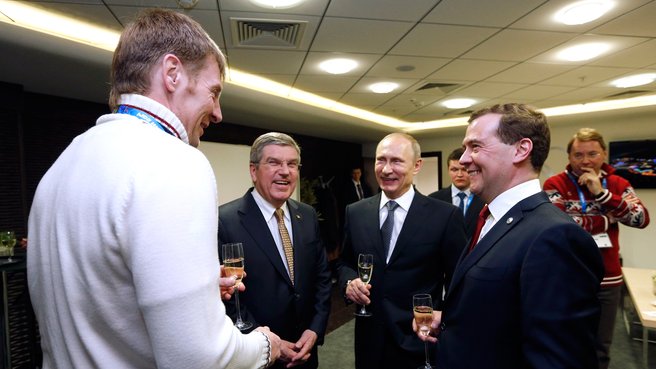 With Russian President Vladimir Putin, IOC President Thomas Bach and Alexander Zubkov