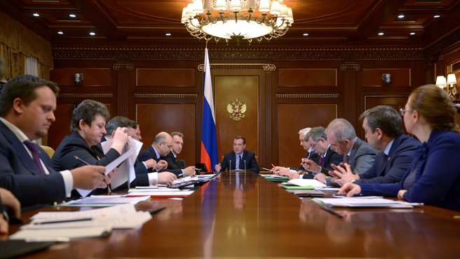 Meeting on enhancing economic activities in Russian constituent entities