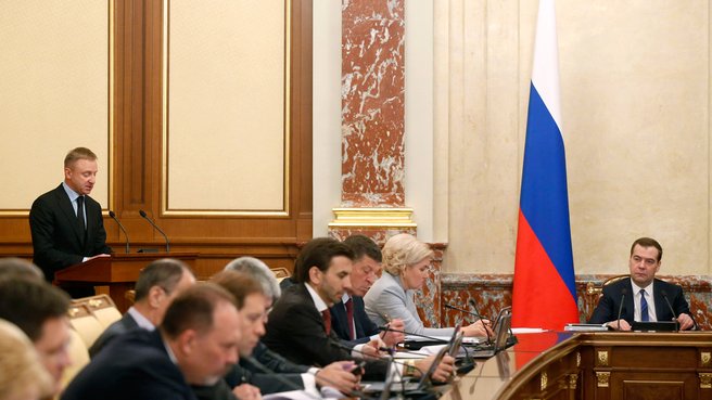 Minister of Education and Science Dmitry Livanov reports at the Government meeting