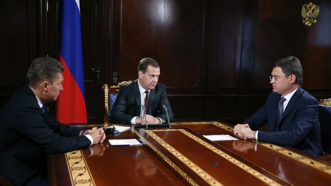С главой ОАО «Газпром» Алексеем Миллером и главой Минэнерго Александром Новаком