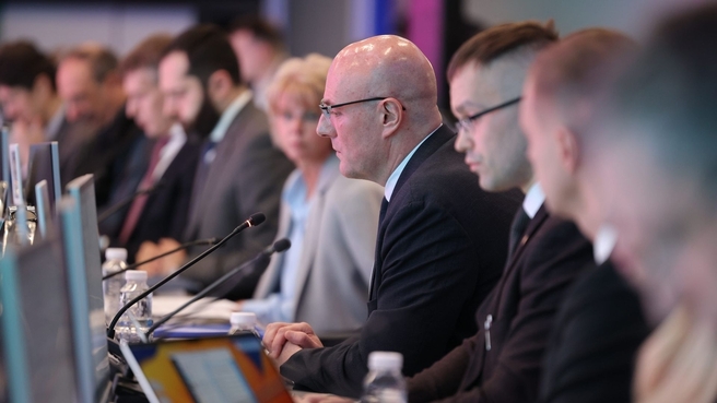 Дмитрий Чернышенко провёл собрание учредителей и заседание наблюдательного совета АНО «Цифровая экономика»
