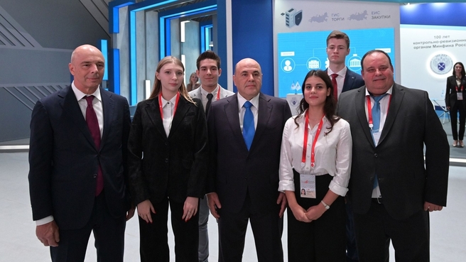 Mikhail Mishustin met with students of the Financial University under the Government of the Russian Federation who are children of participants in the special military operation. With Finance Minister Anton Siluanov and University Rector Stanislav Prokofyev