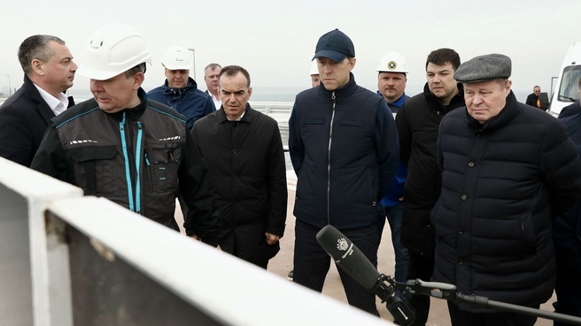 Денис Мантуров посетил площадку перевалочного комплекса аммиака и удобрений компании «Тольяттиазот» в порту Тамань
