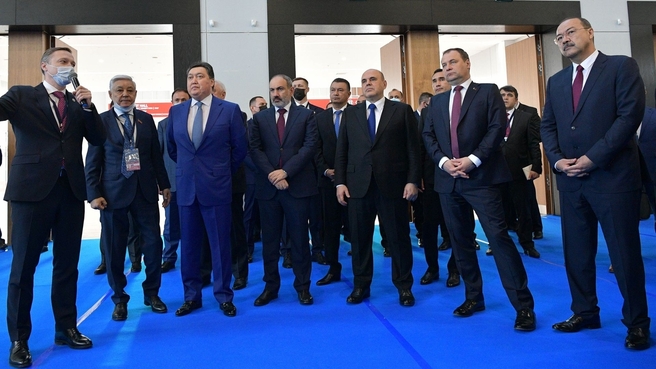 Михаил Мишустин и главы делегаций посетили выставку экономического и промышленного потенциала Республики Татарстан