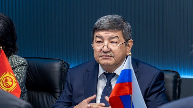 Председатель Кабинета министров Киргизии – Руководитель Администрации Президента Киргизии Акылбек Жапаров