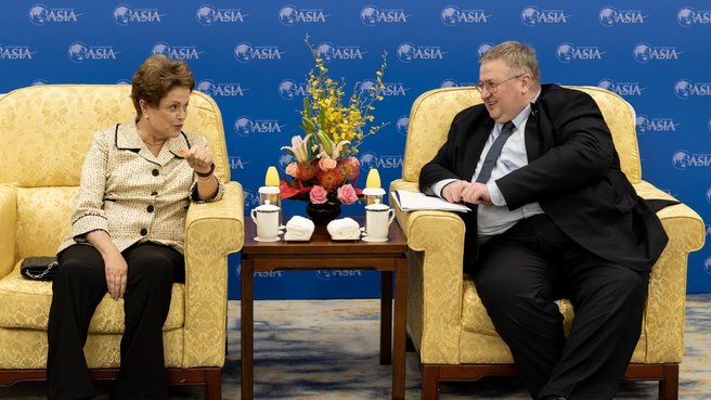 Alexei Overchuk meets with New Development Bank President Dilma Rousseff