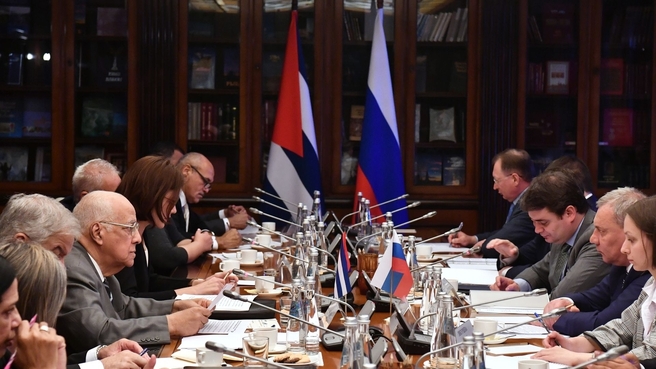Yury Borisov meets with Deputy Prime Minister of Cuba Ricardo Cabrisas