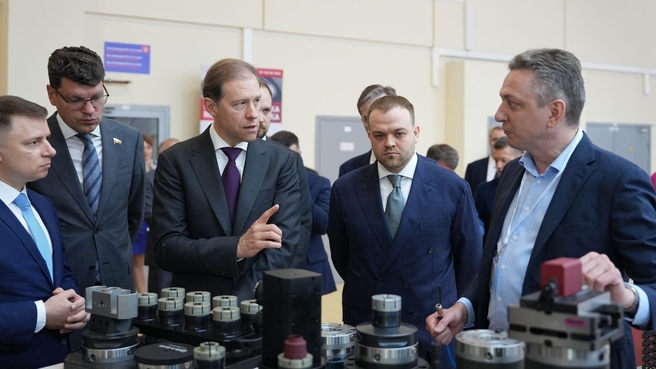 Денис Мантуров посетил 23-ю международную специализированную выставку «Оборудование, приборы и инструменты для металлообрабатывающей промышленности» – «Металлообработка-2023»