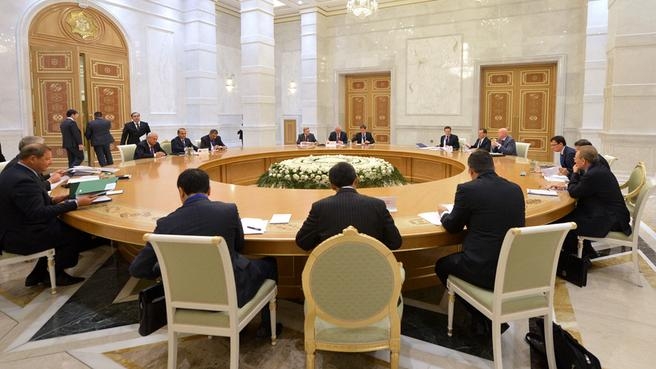 Встреча глав правительств России, Белоруссии, Казахстана, Армении и Киргизии
