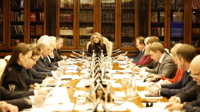 Татьяна Голикова провела первое заседание организационного комитета по подготовке и проведению празднования в 2023 году 100-летия со дня рождения поэта Расула Гамзатовича Гамзатова
