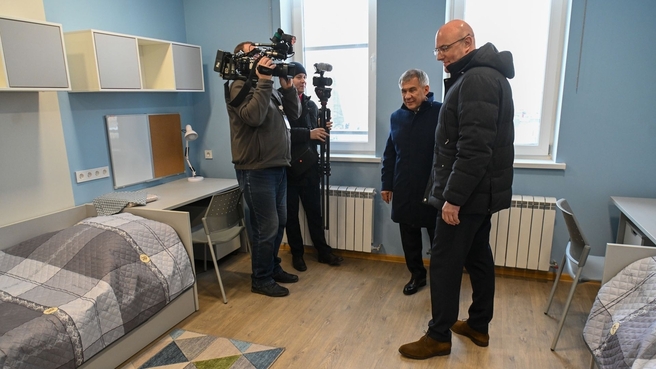 Дмитрий Чернышенко и глава Республики Татарстан Рустам Минниханов  осмотрели студенческое общежитие Иннополиса