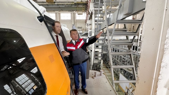 Денис Мантуров посетил Центральное конструкторское бюро по судам на подводных крыльях имени Р.Е.Алексеева