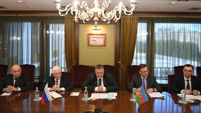 Рабочая встреча Алексея Оверчука и Министра иностранных дел Азербайджанской республики Джейхуна Байрамова