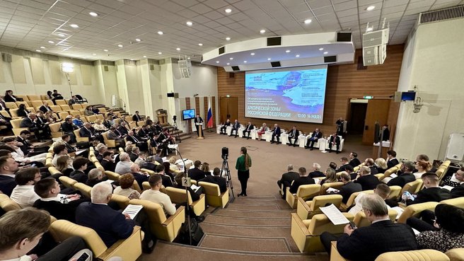 Юрий Трутнев и Министр по развитию Дальнего Востока и Арктики Алексей Чекунков приняли участие в совместном заседании комитетов Государственной Думы на тему «Об актуальных вопросах социально-экономического и инфраструктурного развития Арктической зоны Российской Федерации»