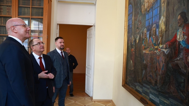 Дмитрий Чернышенко открыл галерею портретов ректоров Санкт-Петербургского государственного университета